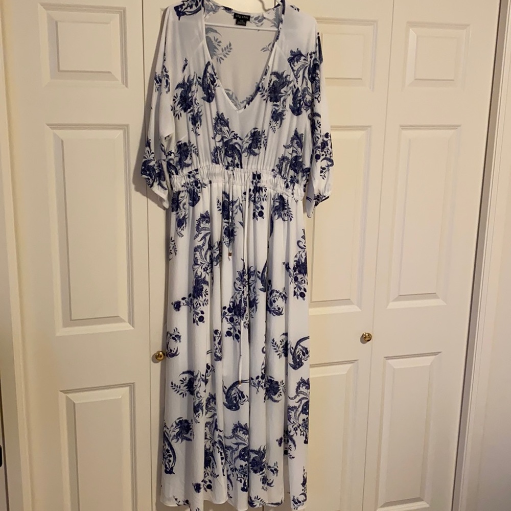 Womens  flowy maxi dress